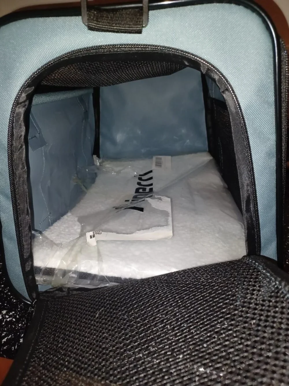 Akinerri Airline Approved Pet Carriers,Soft Sided Collapsible Pet Travel Carrier
